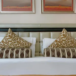 Hotel Taj Executive Suites, Private